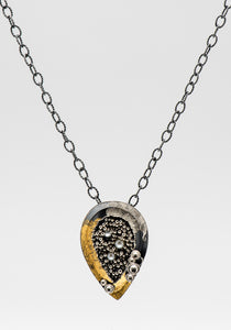 So-Young-Park-oxidized-sterling-silver-24k-gold-leaf-pearls-necklace-kalled-gallery