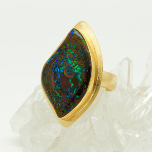 Jennifer-Kalled-Koroit-opal-22k-18k-gold-ring