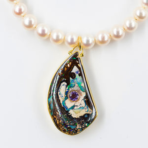 boulder-opal-pearl-18k-gold-necklace-Jennifer-Kalled