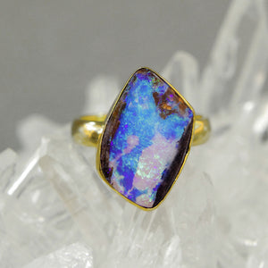 Boulder-opal-ring-gold-kalled