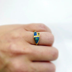 ali-dumont-boulder-opal-ring-sapphire-18k-gold-kalled-kasso-7