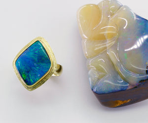 boulder-opal-ring-aqua-22k-18-gold-kalled-kasso