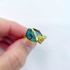 boulder-opal-sapphire-ring-18k-gold-ali-dumont-kalled-kasso