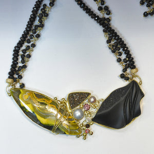 carved black jade orpiment necklace